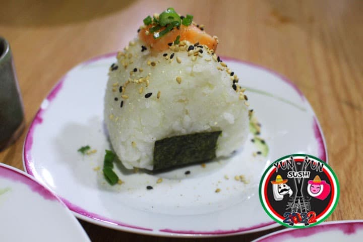 Oniguiri Salado con Salmón