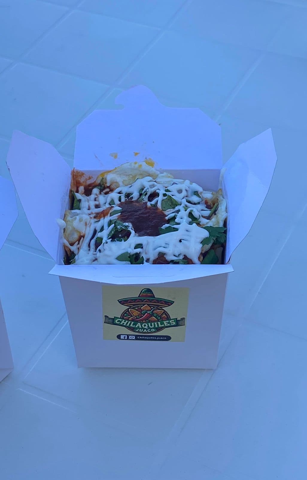 Chilaquiles con Huevo en Salsa Roja
