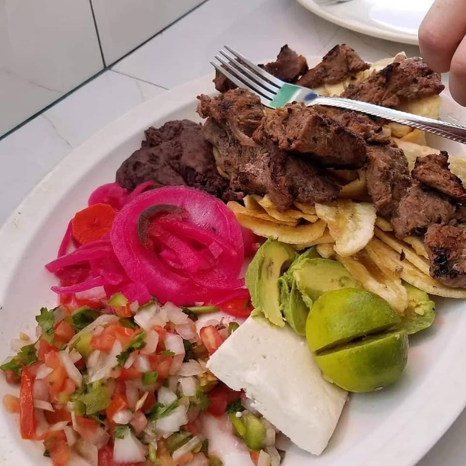 Carne Asada con Tajadas