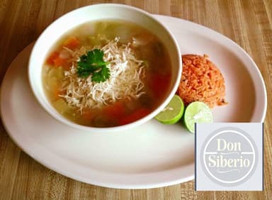 Caldo con Pollo Especial Chico