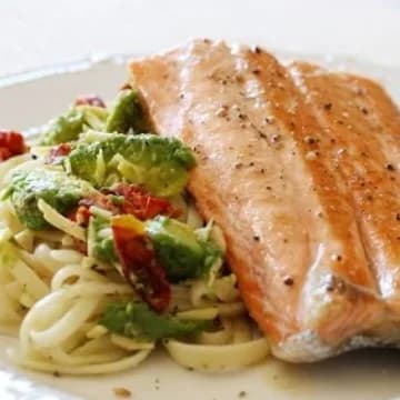 Pasta Salmon Al Pesto