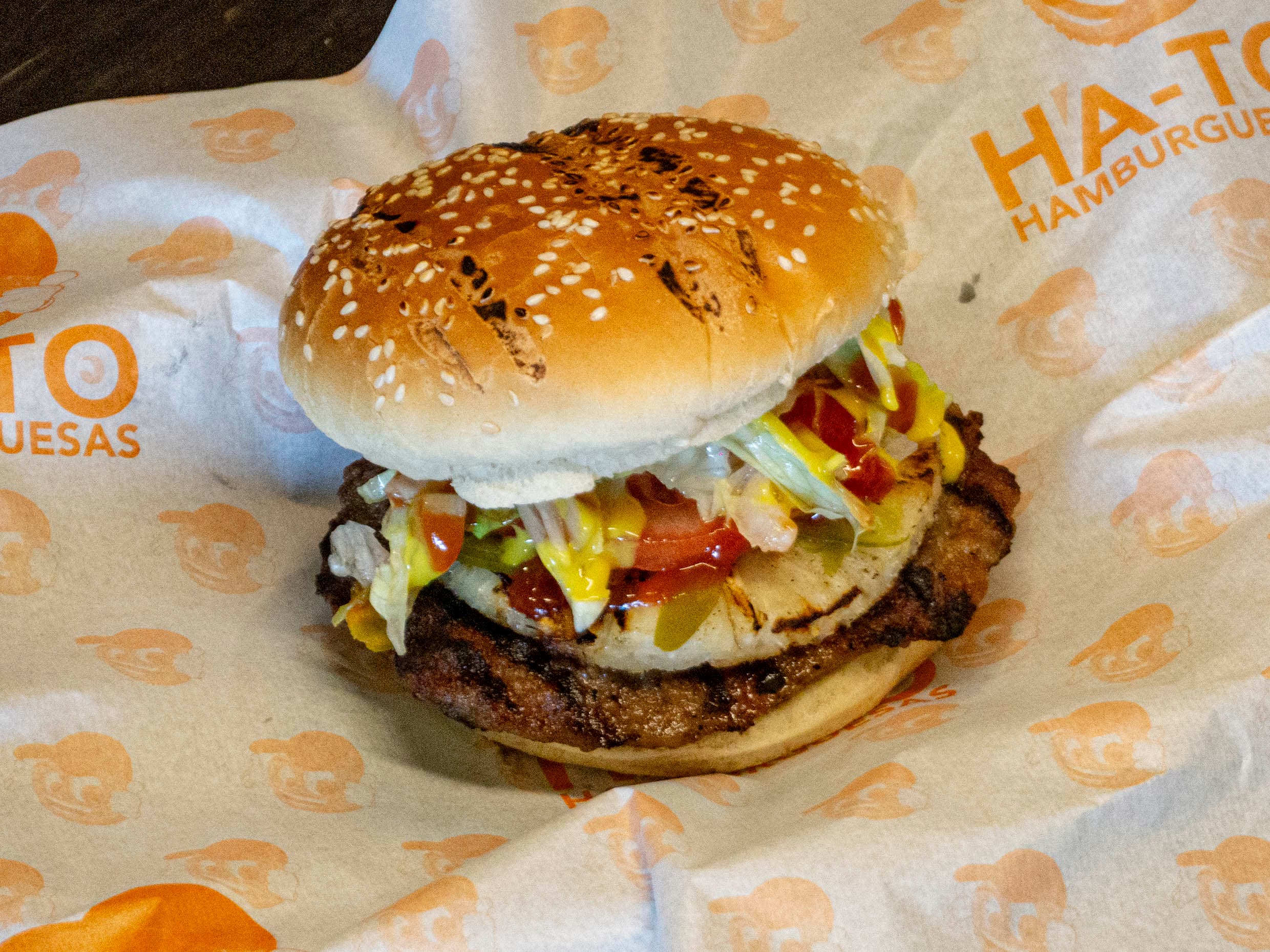 Hamburguesa de Res con Piña