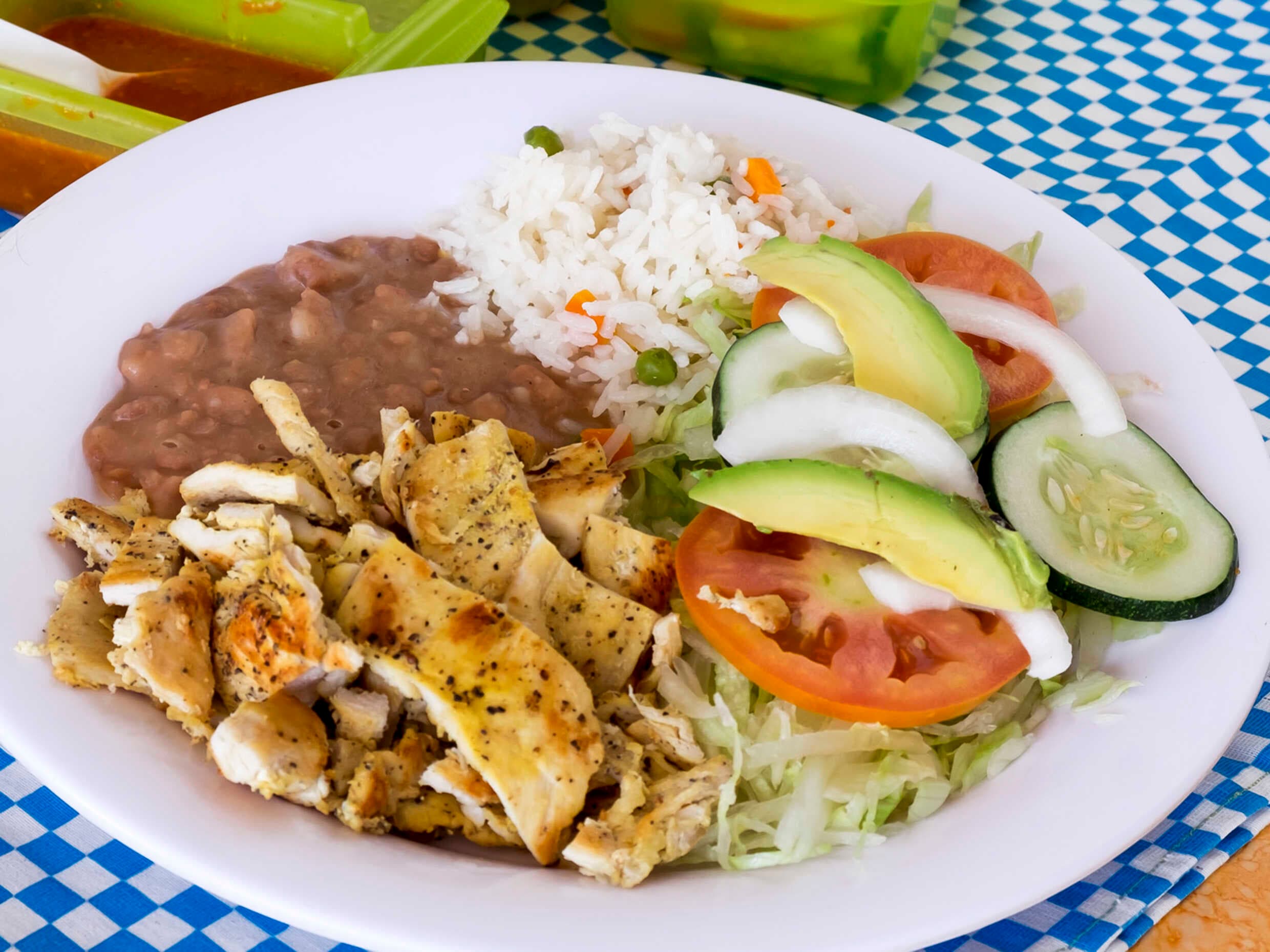Combo-Combo pollo a la plancha+Agua del Dia