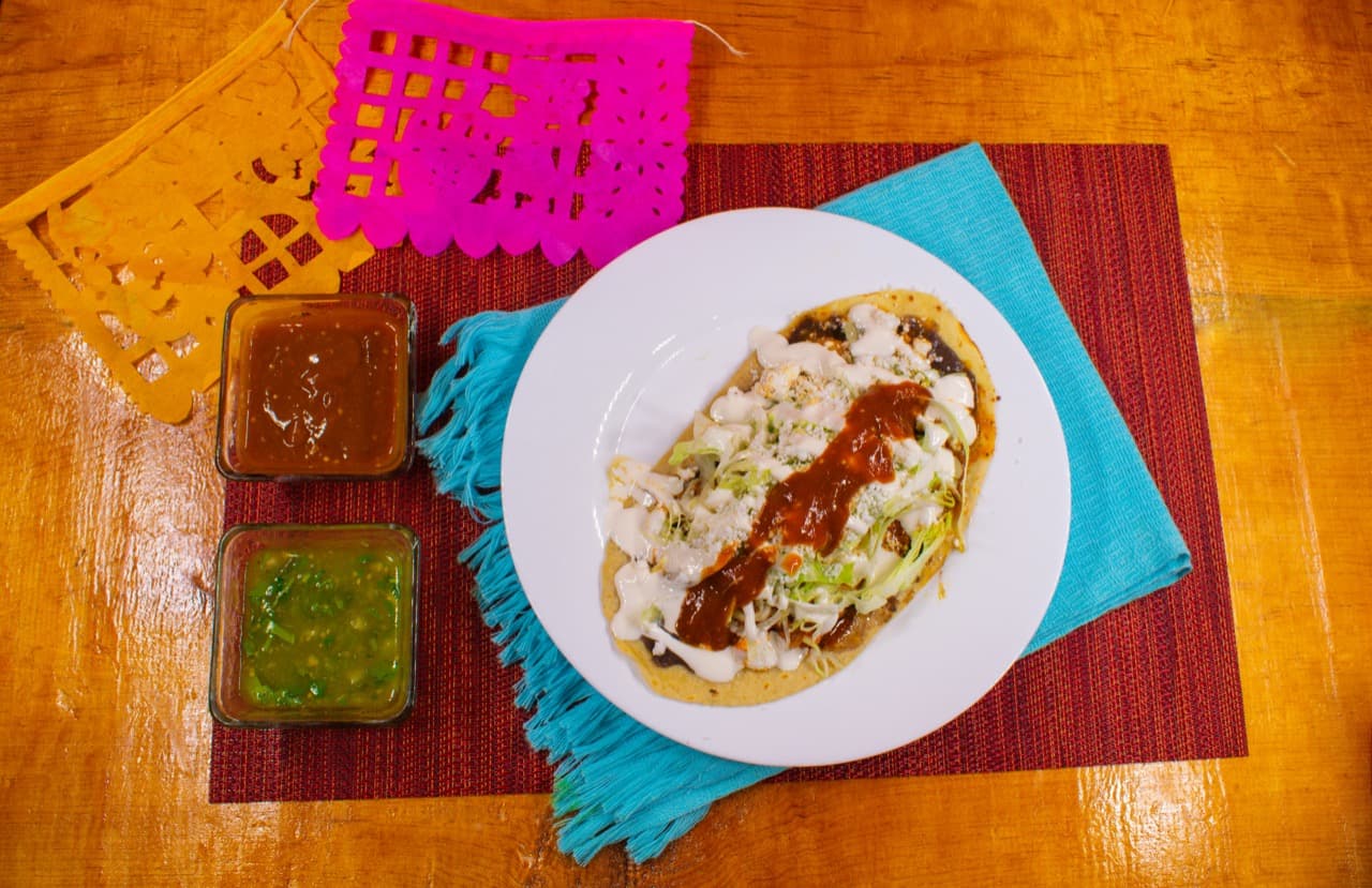 Huarache de bistec de res