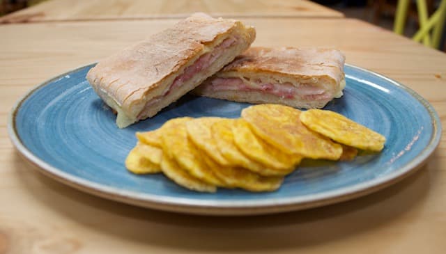 Sándwich de Jamón y Queso