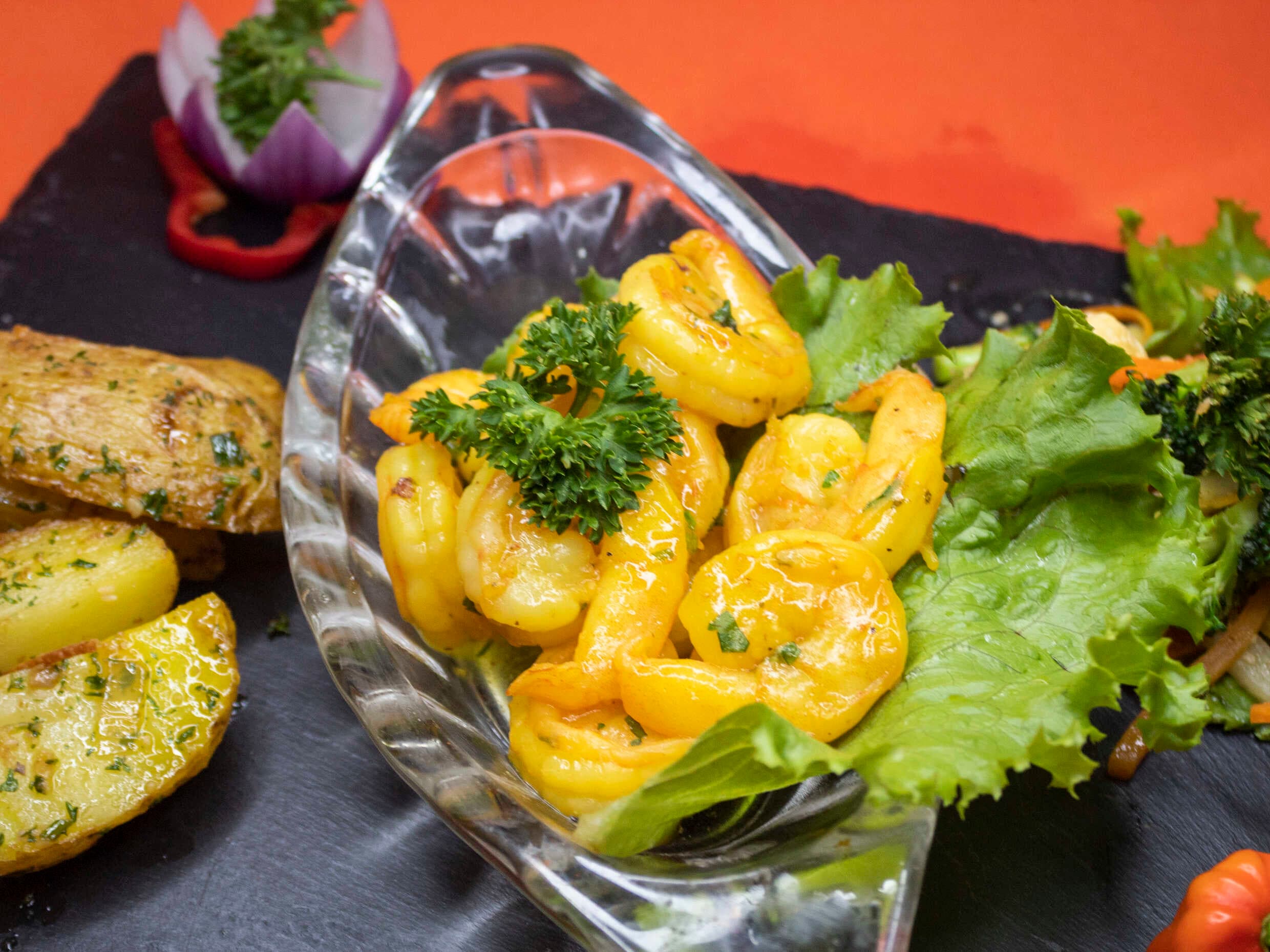 Camarones al Ajillo