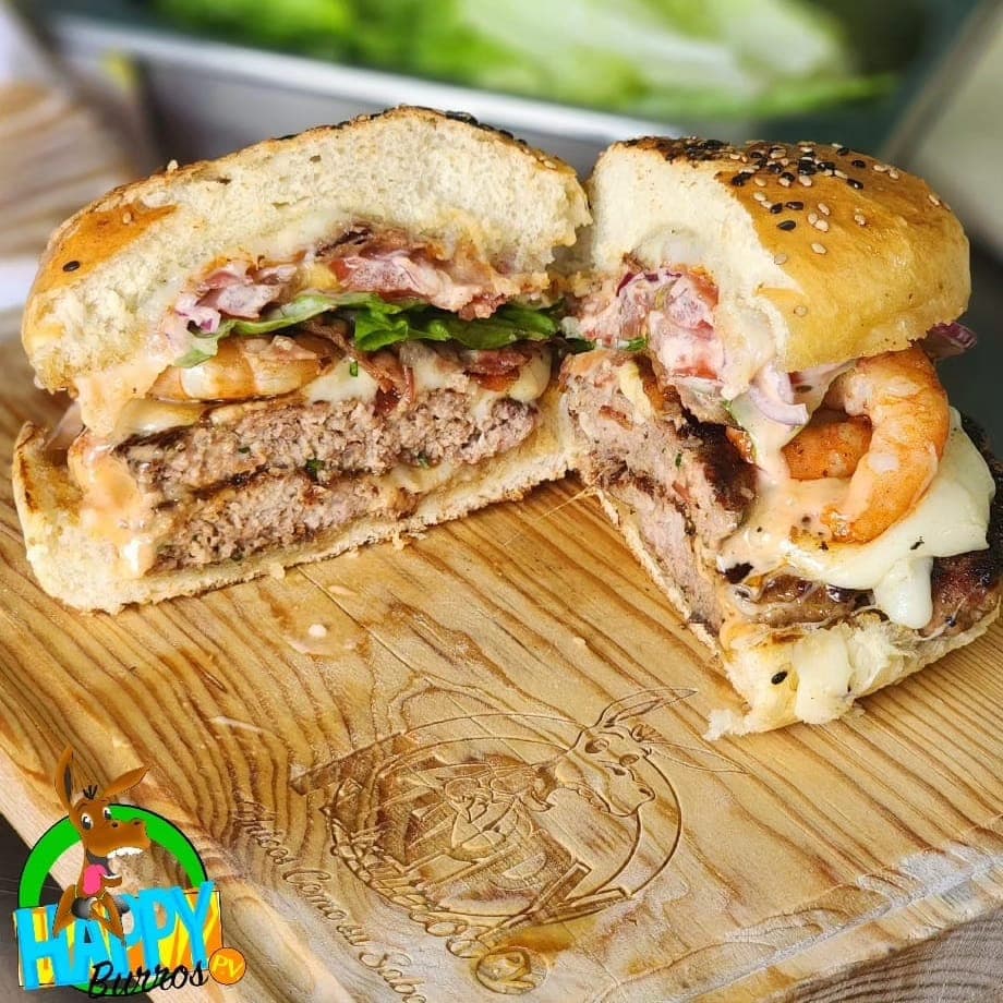 Hamburguesa Kong con Papas y Té de Jazmín