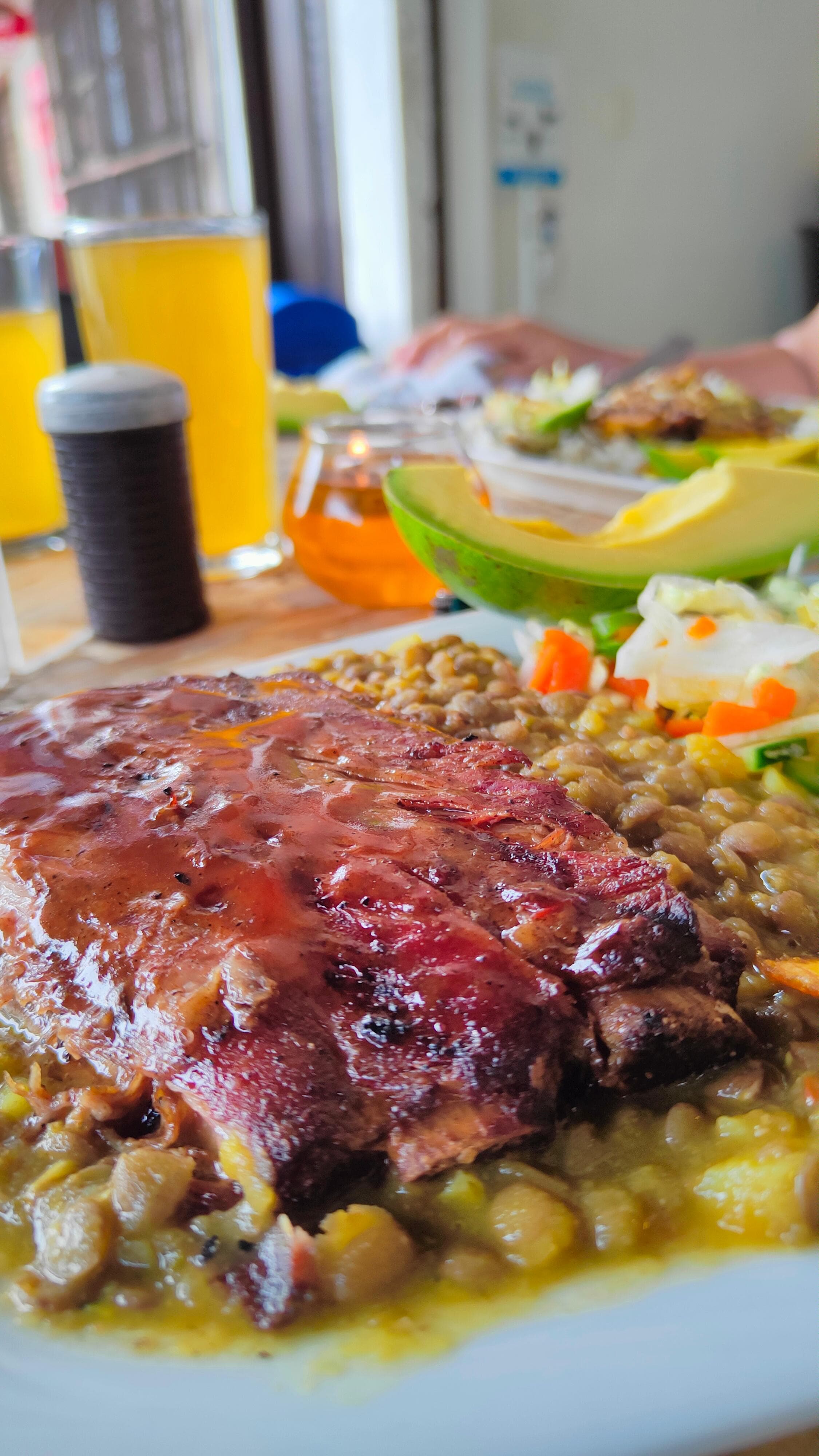 ALMUERZO ESPECIAL COSTILLA