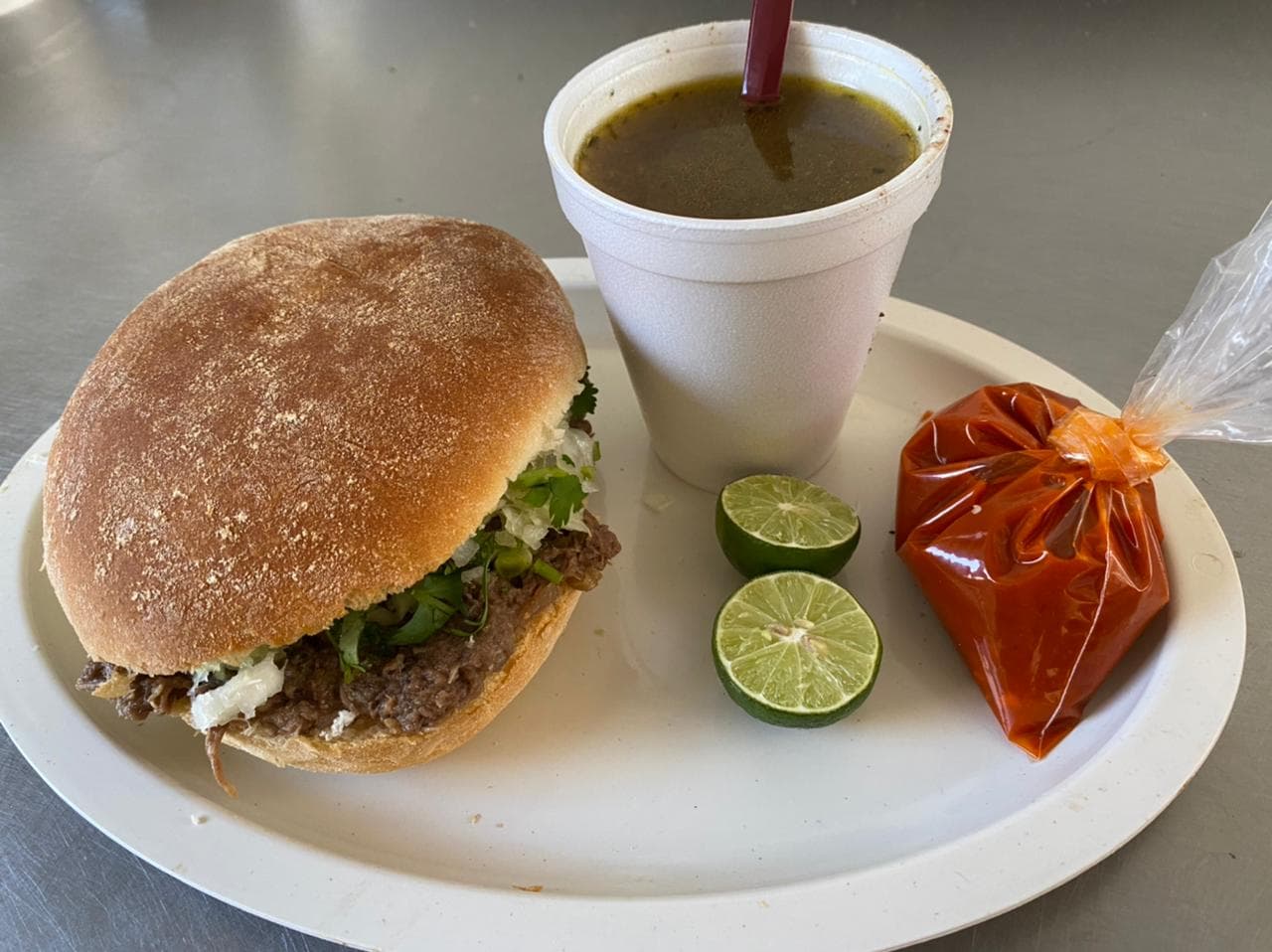 Lonche de Barbacoa + Consomé Gratis..