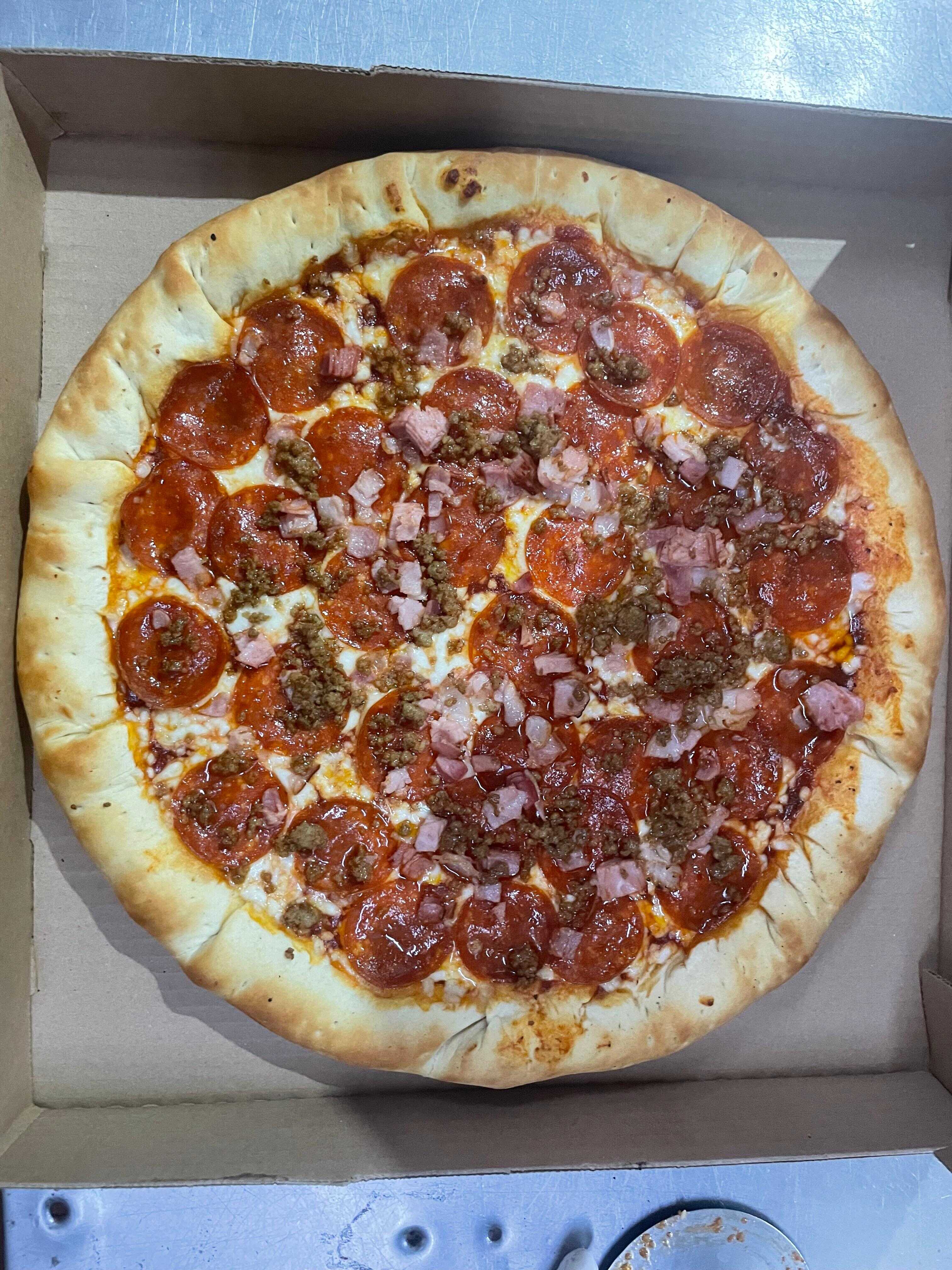 1 Pizza mediana 12´´ 3 Ing. Poperyes San Lorenzo)