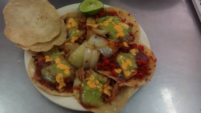 Combo 5 tacos al Pastor + 1 Refresco