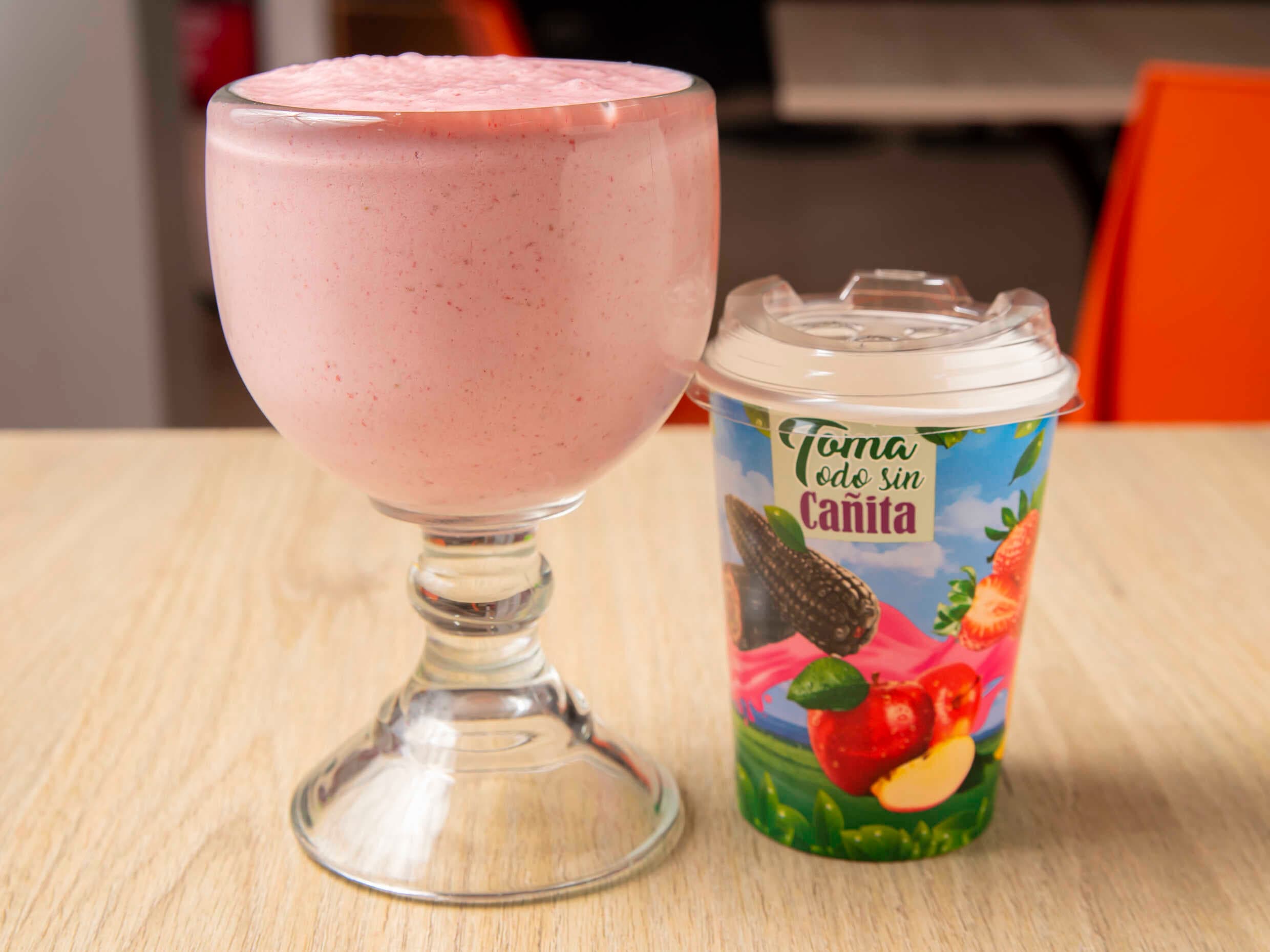 Jugo de Fresa con Leche 12 oz