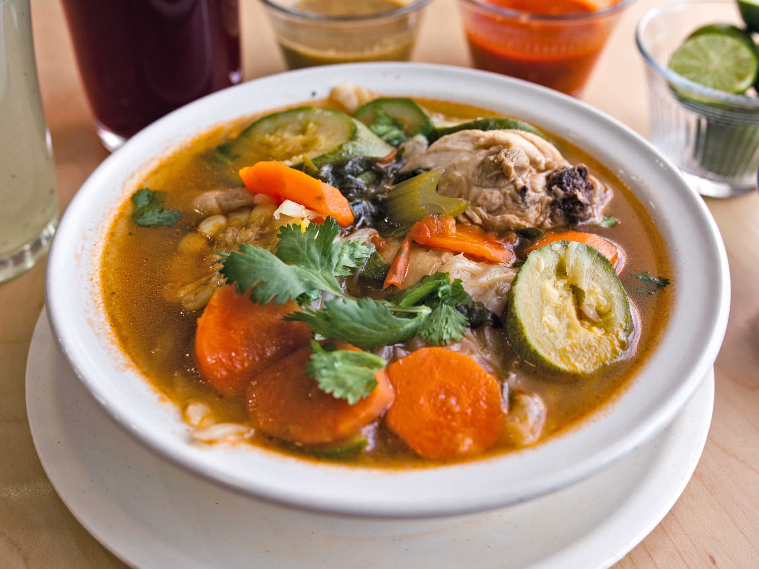 Caldo de Pollo