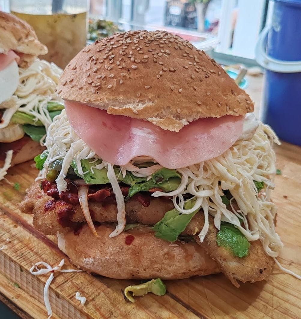 Cemita Especial Jumbo de Enchilada
