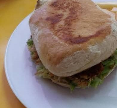 Torta Asadero y Aguacate