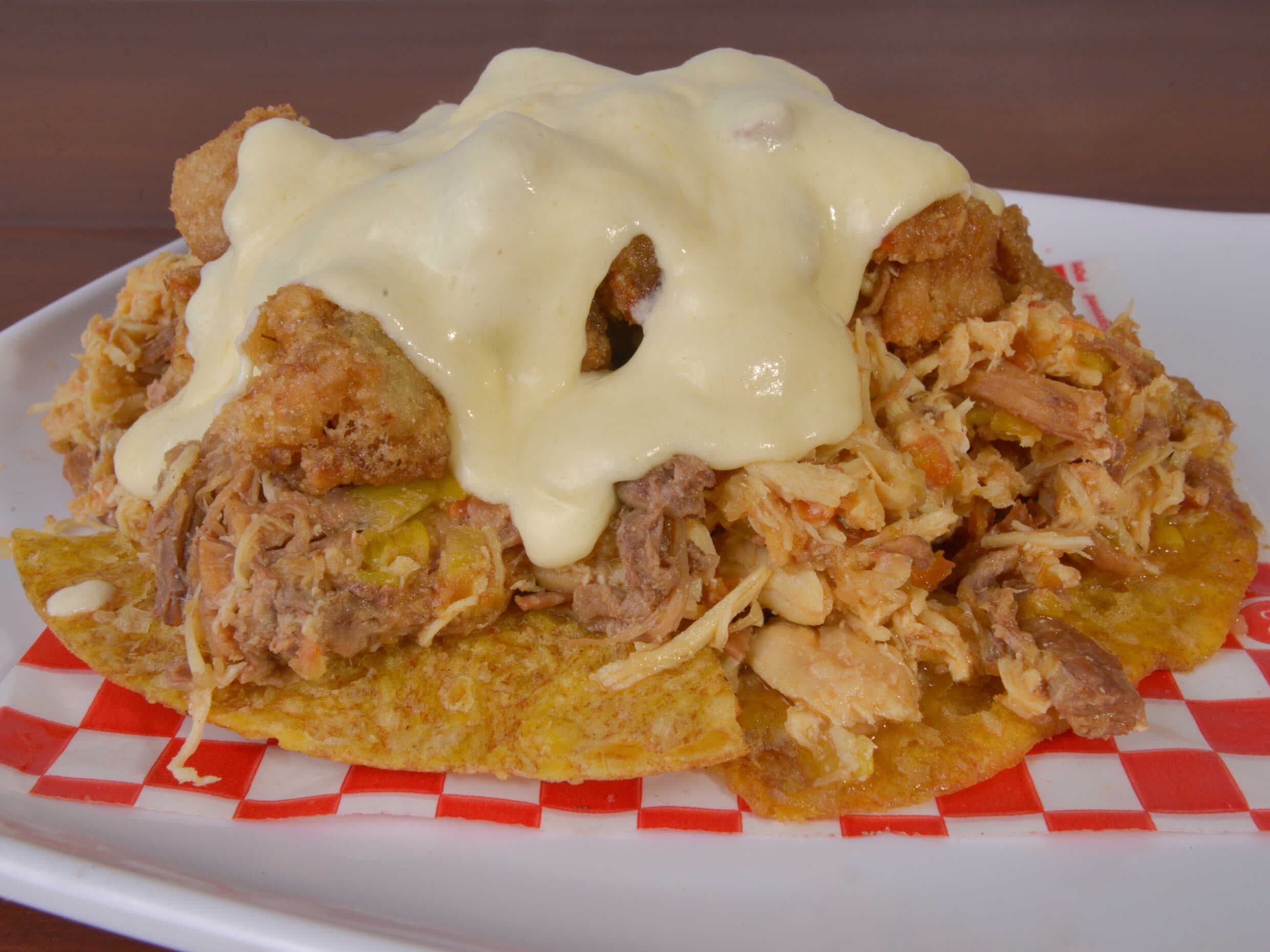 Tostada con Todo