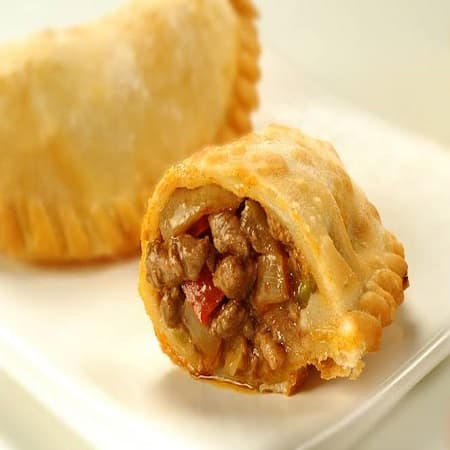 Empanada Argentina de Chistorra con Queso