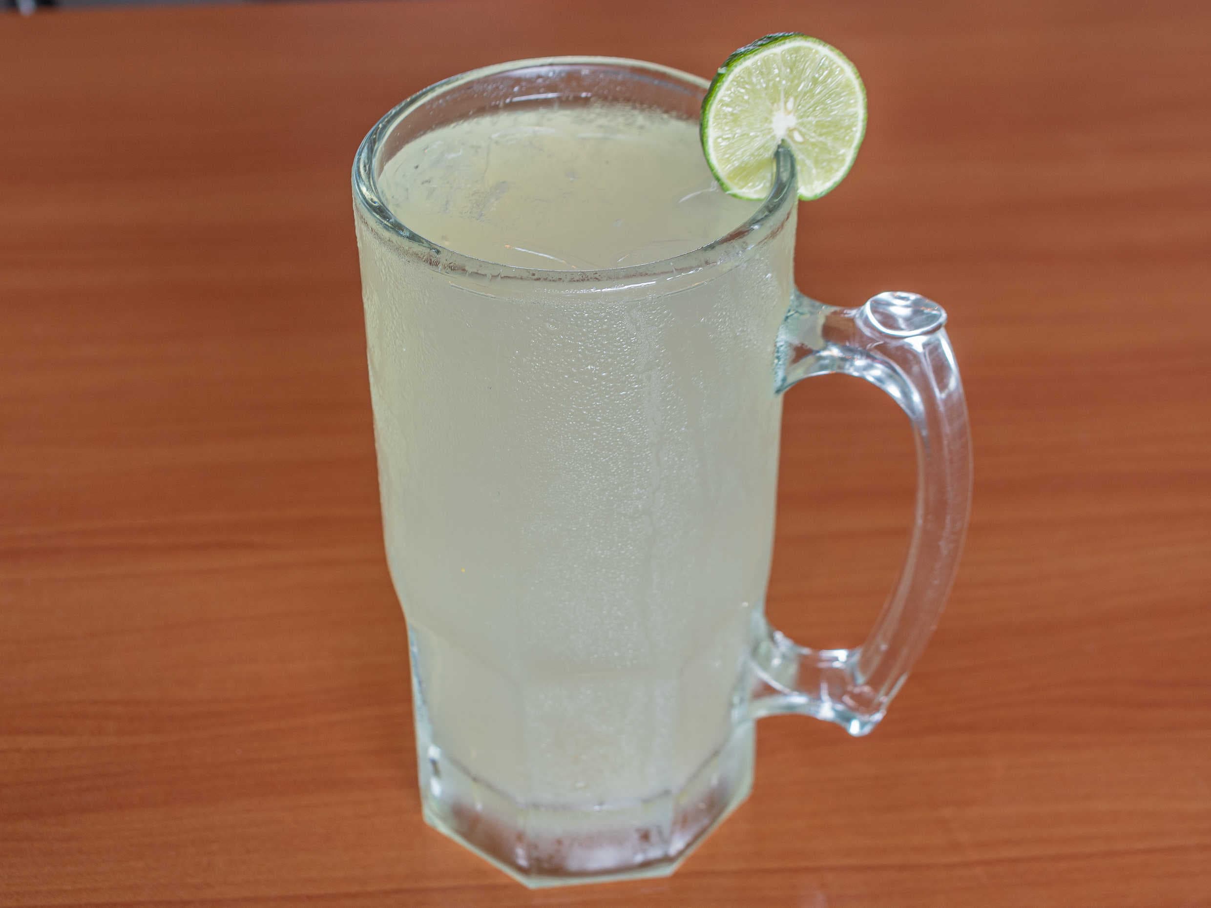 LIMONADA NATURAL MEDIO LITRO