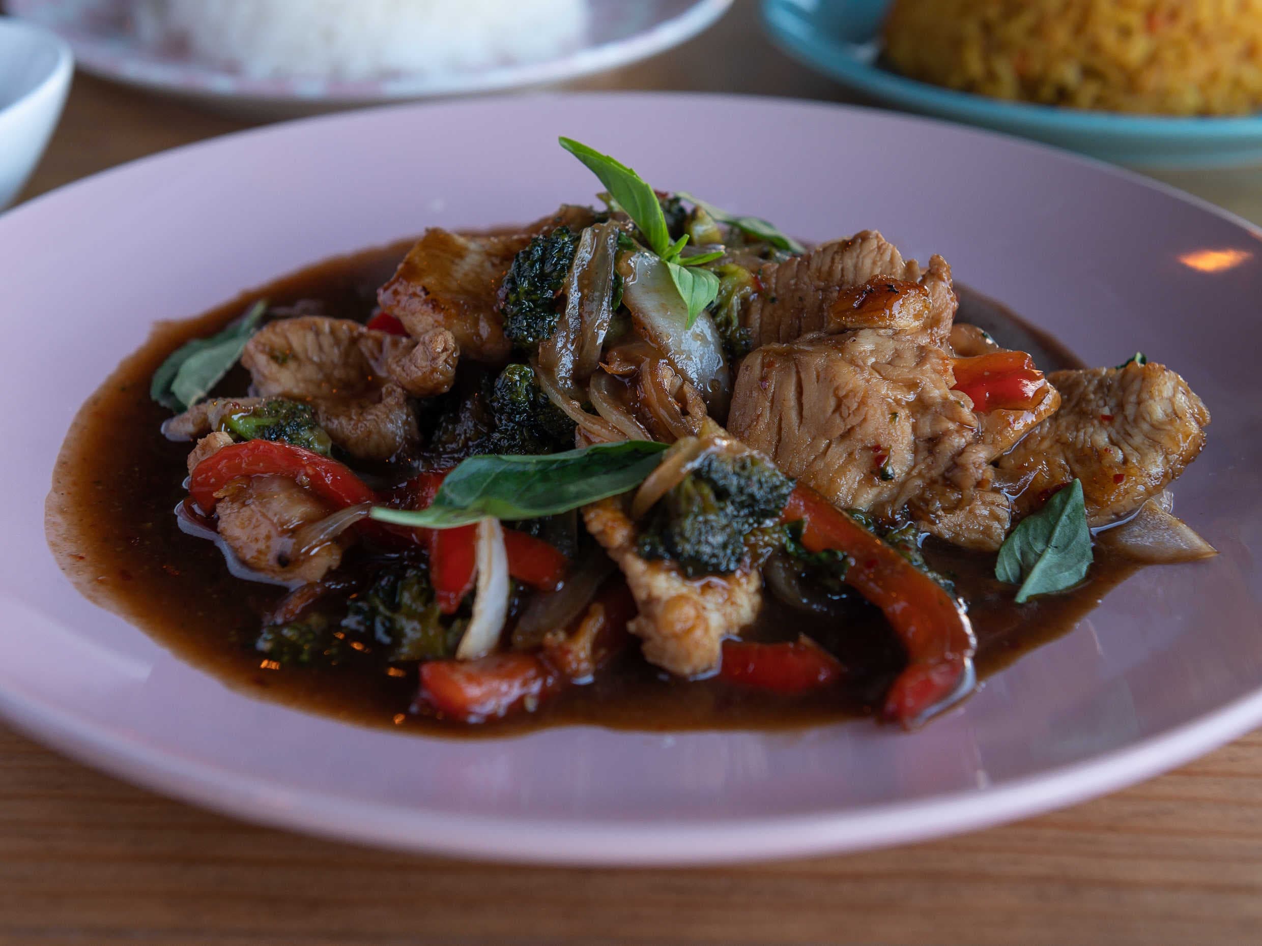 Pollo con Albahaca