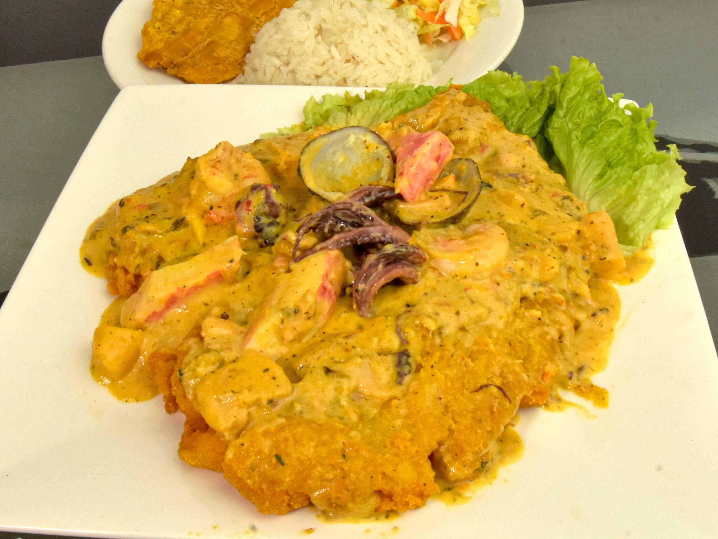 Chuleta de Pescado en Salsa Marinera
