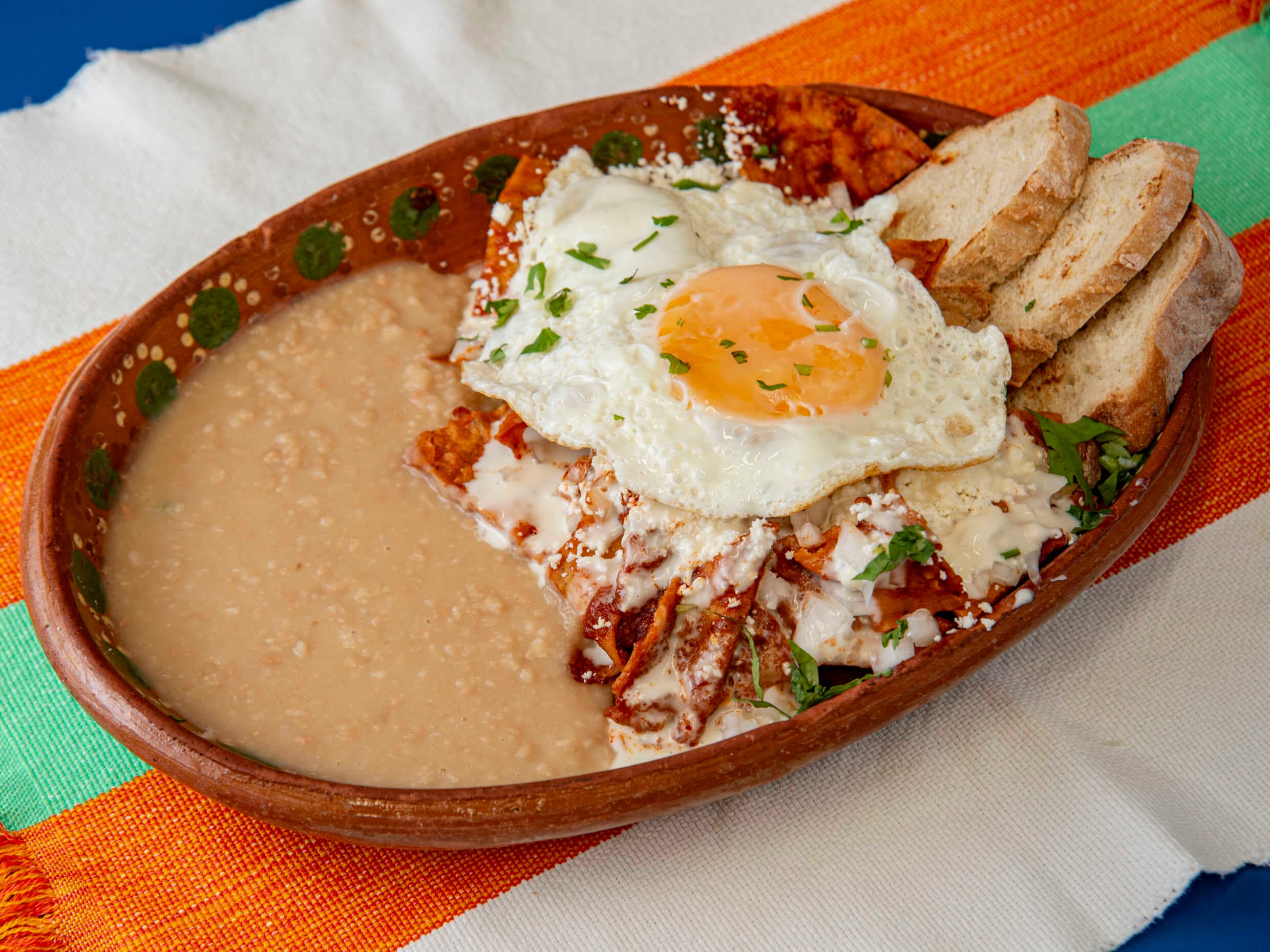 Chilaquiles con Huevo