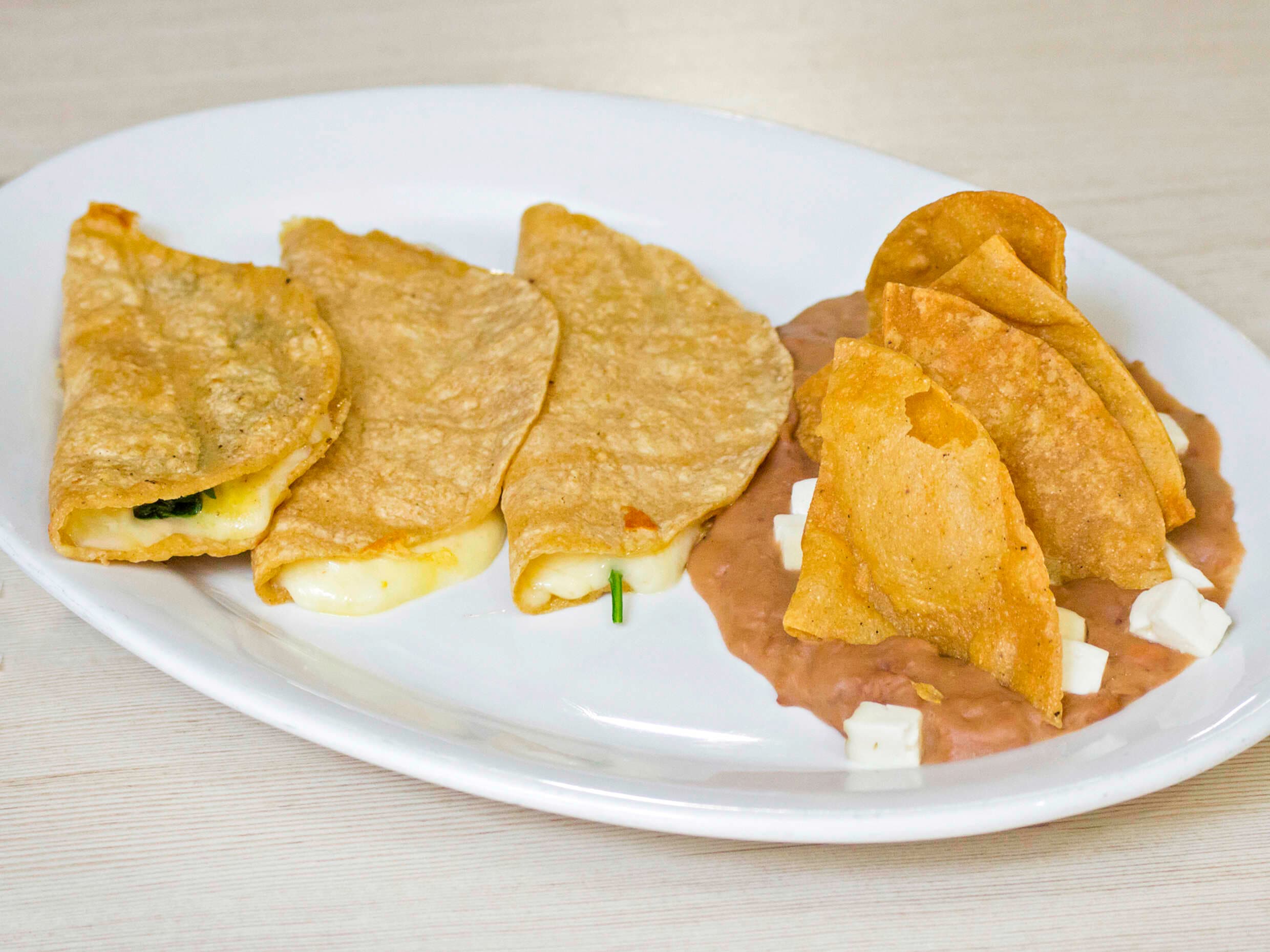 Quesadillas (orden de 3)
