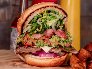 Arrachera Guacamole, Con Papas En Gajo