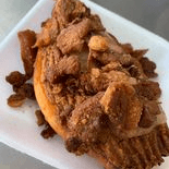 Mollete con Chicharrón Seco