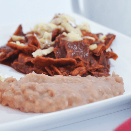 Chilaquiles de Pollo Rojos