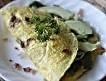 Combo Omelette Tocino, Aguacate y Espinaca
