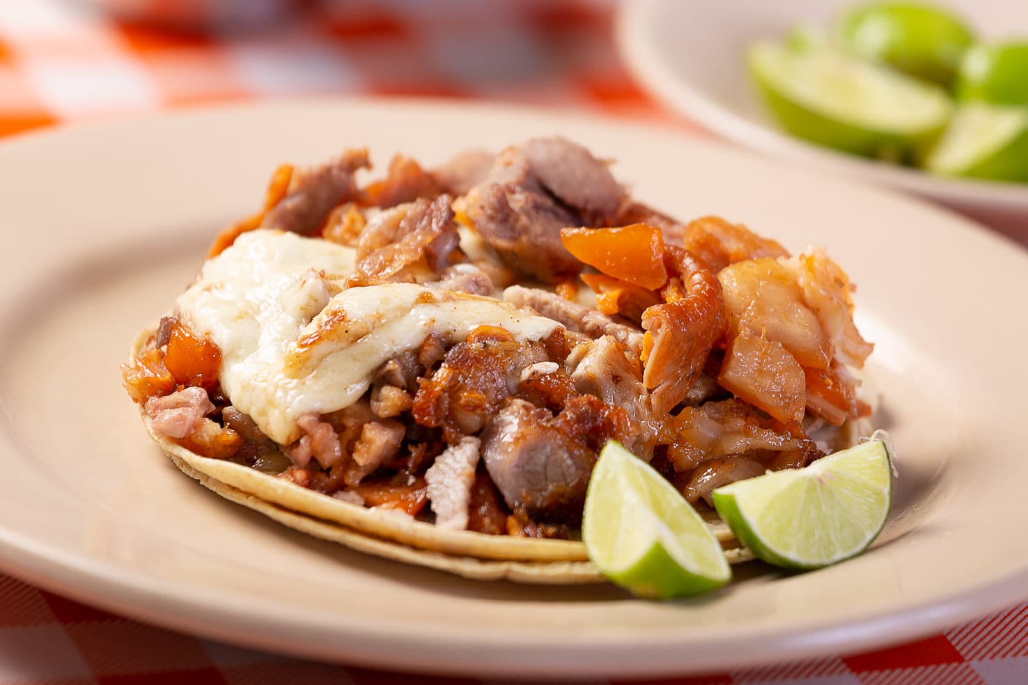 Taco de Carnitas con Queso