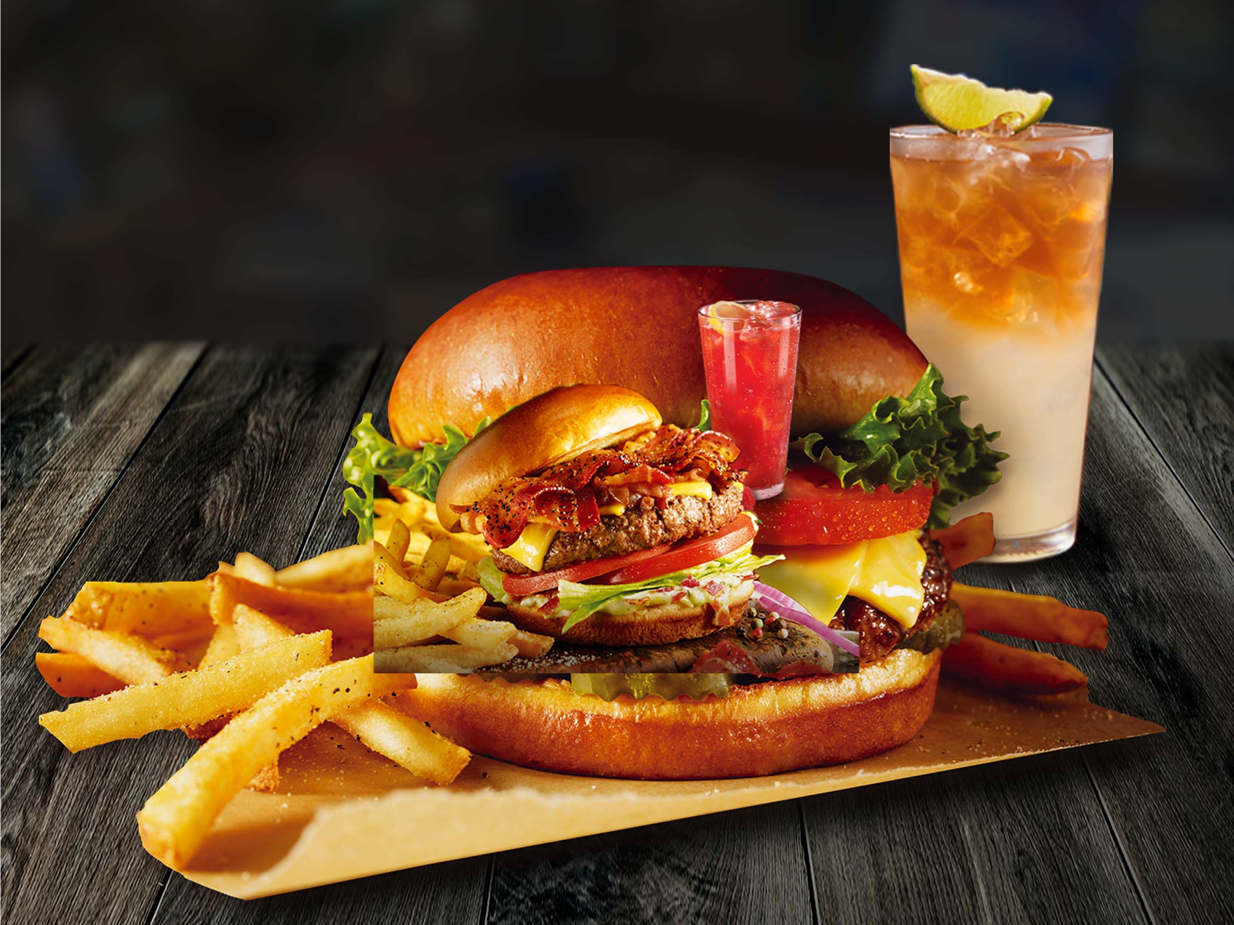 Fridays™ Cheeseburger y Bebida