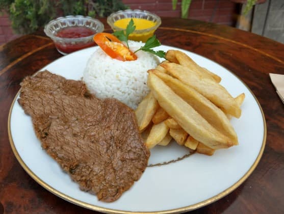 Bistec con Papas Fritas