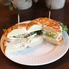 Bagel D'Pollo