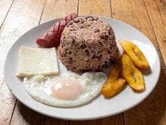 Desayuno Típico + Jugo Naranja