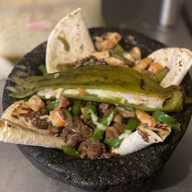 Molcajete Alambre