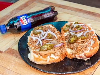 Mollete con Barbacoa + Refresco