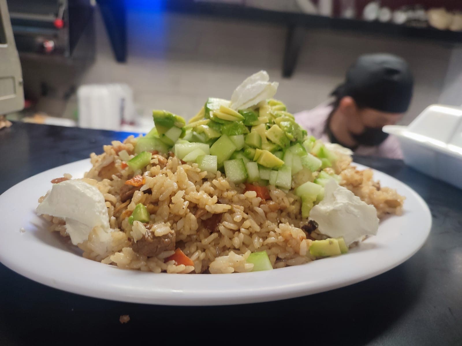Yakimeshi Especial Pollo & Camarón