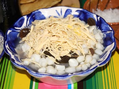 Pozole GRANDE de Pollo