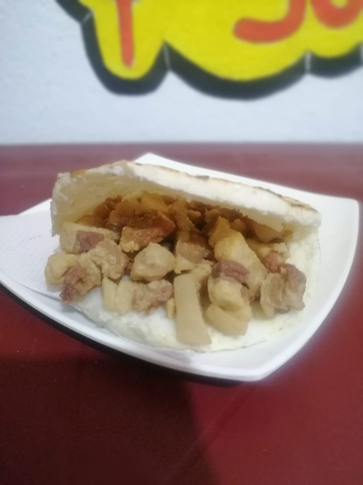Arepa con Chicharrón