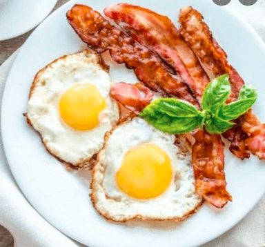 huevos estrellados con tocino