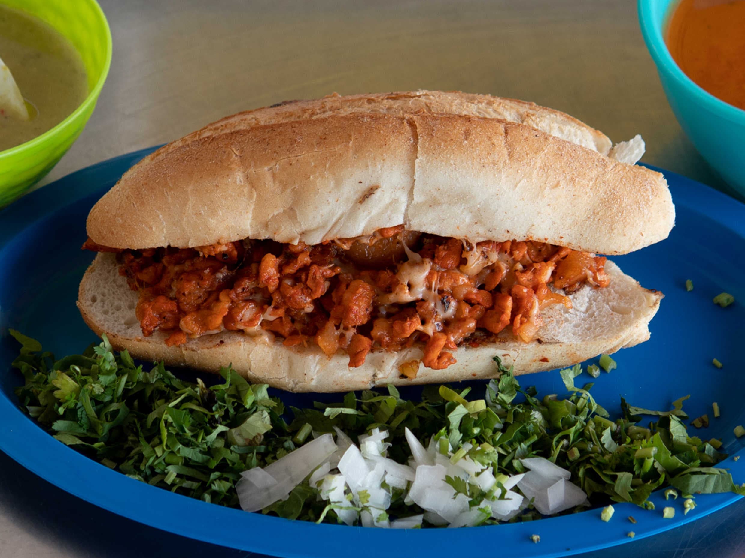 1  TORTA DE PASTOR CON QUESO
