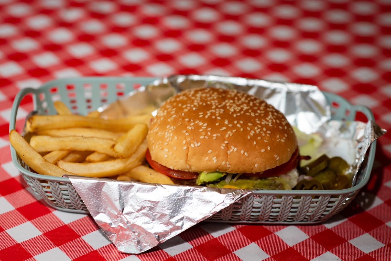 Hamburguesa de res con papas