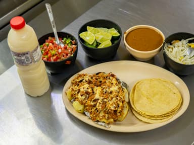 Papa con Pastor con Queso
