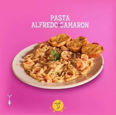 Pasta Alfredo con Camarón
