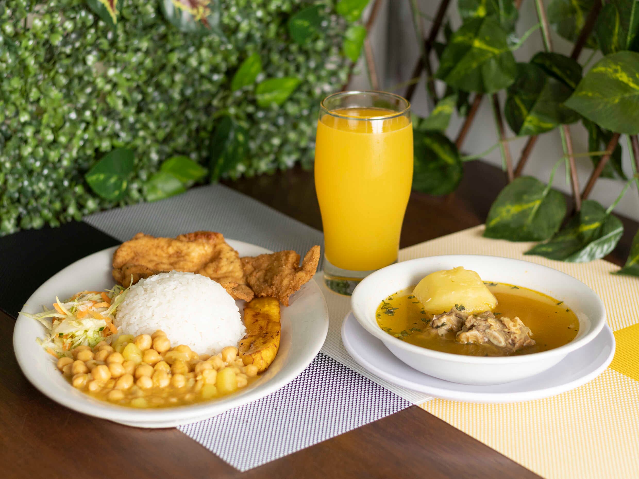 Almuerzo Ejecutivo (Arma Tu Plato)
