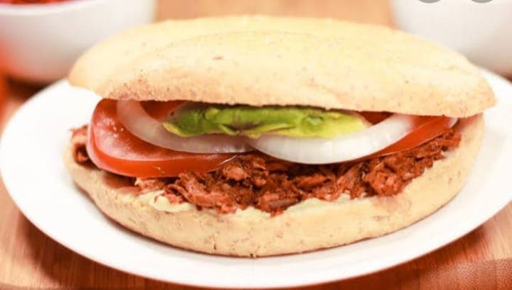 Torta de Pierna de Cerdo Adobado