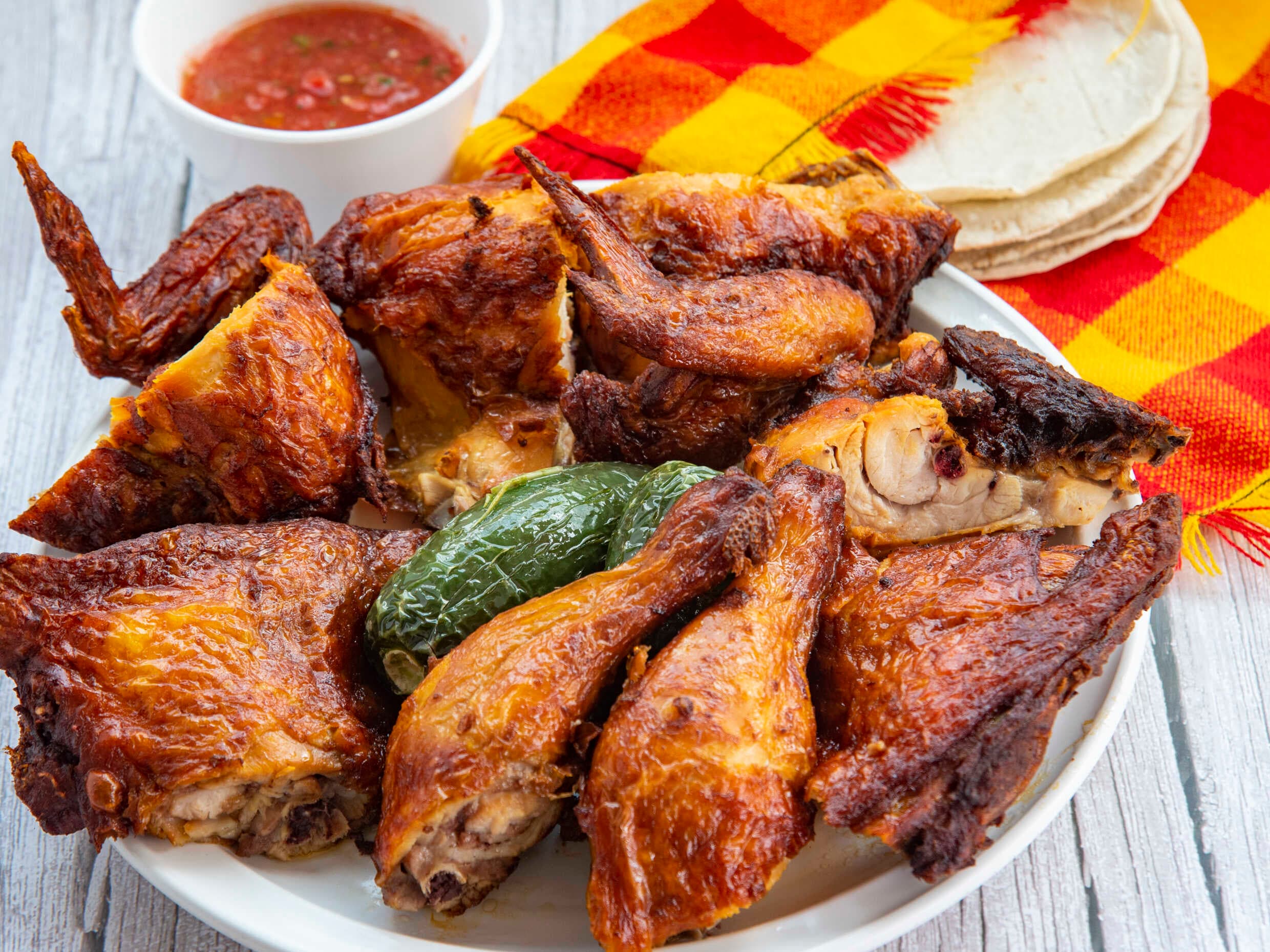 Miercoles de Un Pollo Completo Estilo Carnitas