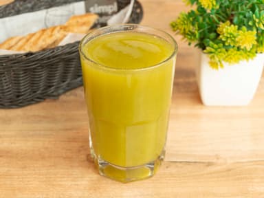 Agua de Mango con Hierbabuena