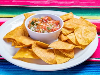 Orden de Pico de Gallo con Totopos